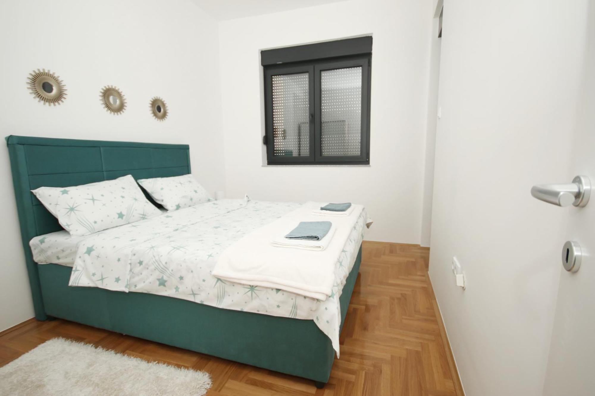 Apartment Ljiljana *