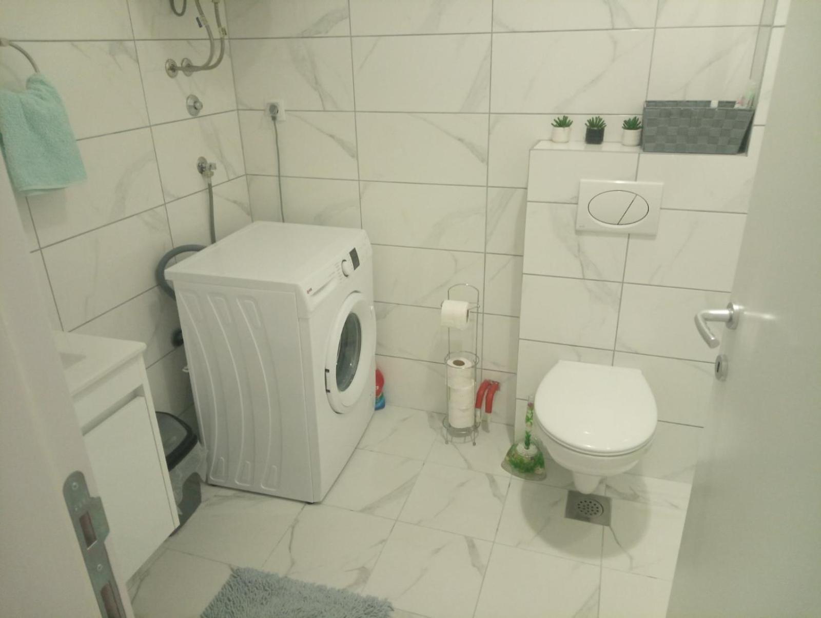 Apartment Ljiljana *